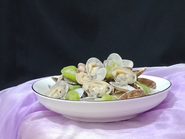 絲瓜炒花蛤的做法-咸鮮味炒菜譜-易網(wǎng)健康養(yǎng)生網(wǎng) 絲瓜炒花蛤的做法-咸鮮味炒菜譜