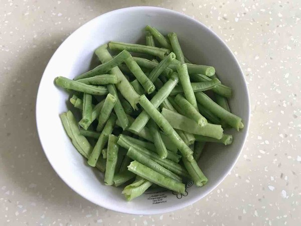 腐竹木耳炒雞肉的做法-咸鮮味炒菜譜-易網健康養(yǎng)生網 腐竹木耳炒雞肉的做法-咸鮮味炒菜譜