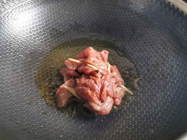 口蘑炒肉片的做法-酸辣味炒菜譜-易網健康養生網 口蘑炒肉片的做法-酸辣味炒菜譜