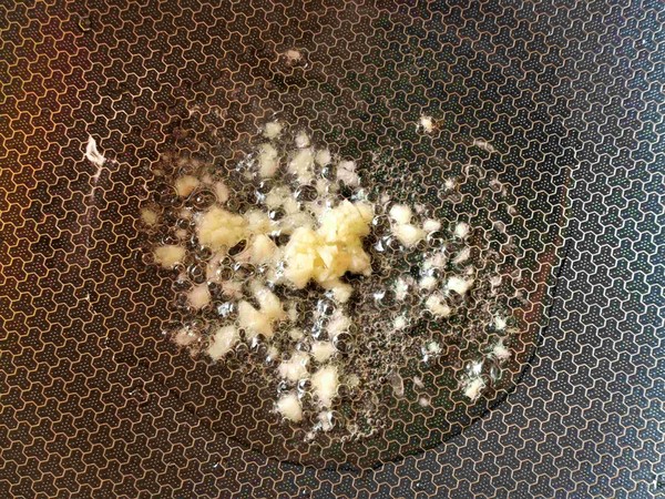 土豆咖喱塊的做法-家常味炒菜譜