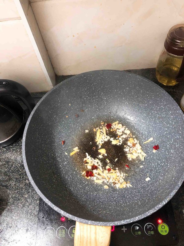 青椒炒牛肉的做法-香辣味炒菜譜