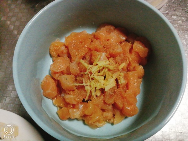 雞丁南瓜盅的做法-其它口味蒸菜譜-易網(wǎng)<a href=http://m.aoa7937.com/ target=_blank class=infotextkey>健康養(yǎng)生</a>網(wǎng) 雞丁南瓜盅的做法-其它口味蒸菜譜