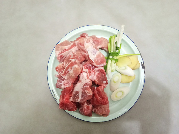 玉米荸薺排骨湯的做法-咸鮮味煲菜譜-易網<a href=http://m.aoa7937.com/ target=_blank class=infotextkey>健康養生</a>網 玉米荸薺排骨湯的做法-咸鮮味煲菜譜