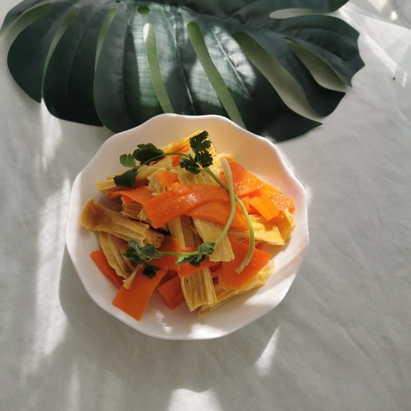 胡蘿卜炒腐竹的做法-家常味炒菜譜-易網健康養生網 胡蘿卜炒腐竹的做法-家常味炒菜譜