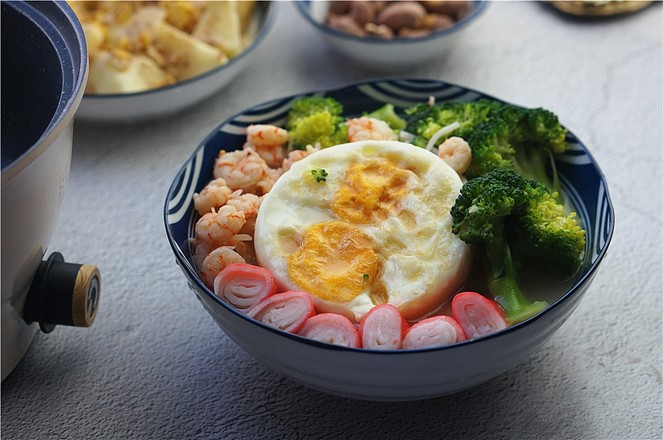 蝦仁蟹棒鮮湯粉的做法-家常味煮菜譜-易網健康養生網 蝦仁蟹棒鮮湯粉的做法-家常味煮菜譜