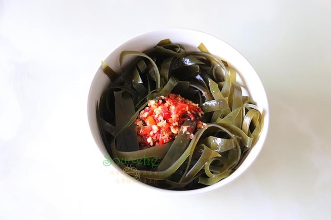 涼拌海帶絲的做法-香辣味拌菜譜-易網健康養生網 涼拌海帶絲的做法-香辣味拌菜譜