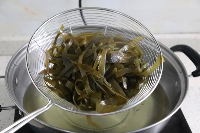 涼拌海帶絲的做法-香辣味拌菜譜-易網健康養生網 涼拌海帶絲的做法-香辣味拌菜譜