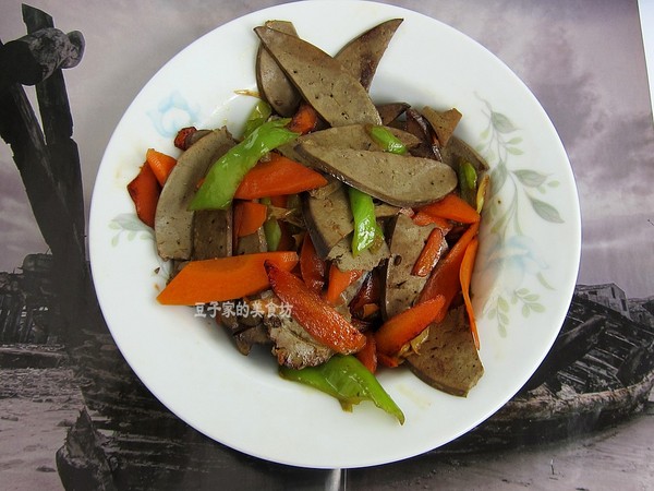 溜炒羊肝的做法-家常味炒菜譜-易網健康養生網 溜炒羊肝的做法-家常味炒菜譜