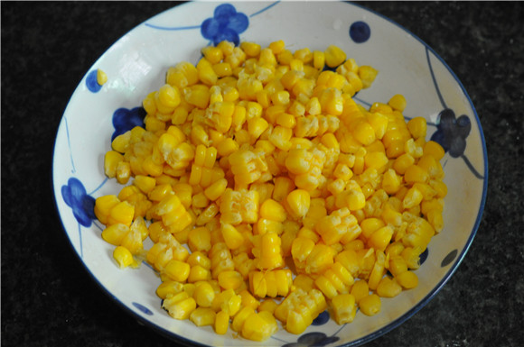 青辣椒炒玉米的做法-香辣味炒菜譜-易網健康養生網 青辣椒炒玉米的做法-香辣味炒菜譜