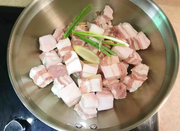紅燒肉的做法-家常味燜菜譜-易網健康養生網 紅燒肉的做法-家常味燜菜譜