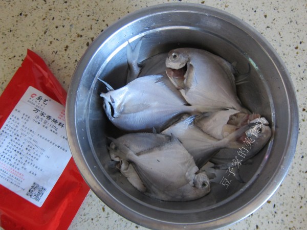 烤魚的做法-香辣味烤菜譜-易網<a href=http://m.aoa7937.com/ target=_blank class=infotextkey>健康養生</a>網 烤魚的做法-香辣味烤菜譜