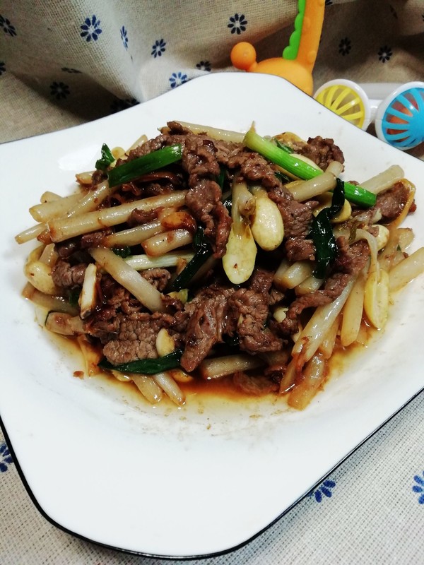 牛肉炒花生芽的做法-咸鮮味炒菜譜