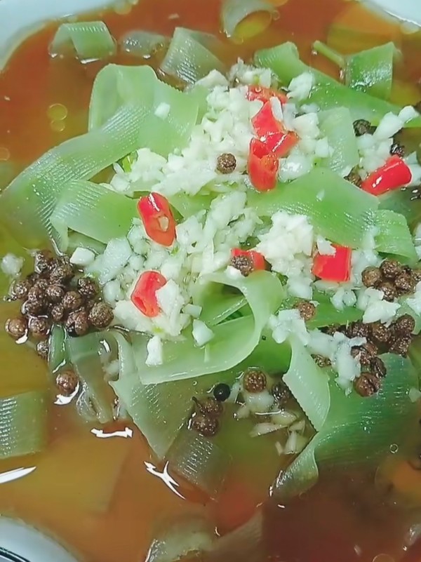 椒麻筍片的做法-香辣味拌菜譜-易網(wǎng)健康養(yǎng)生網(wǎng) 椒麻筍片的做法-香辣味拌菜譜