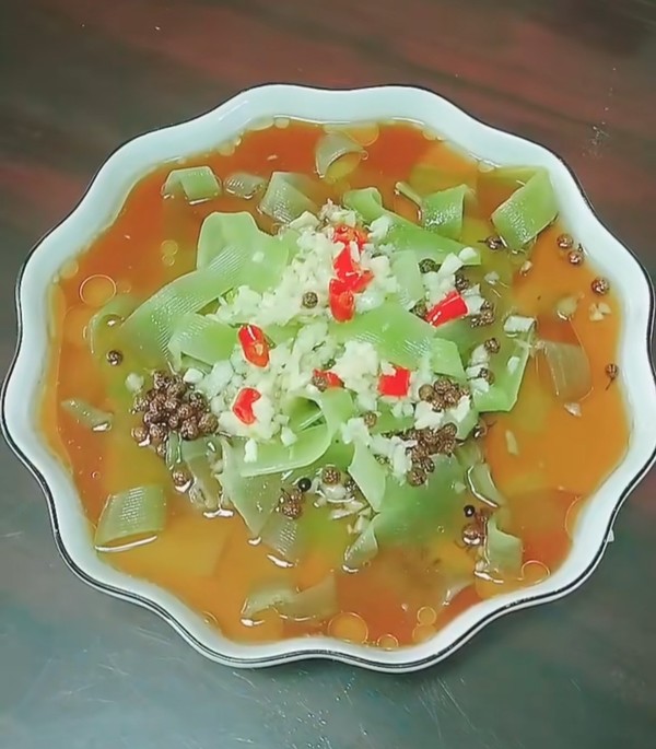 椒麻筍片的做法-香辣味拌菜譜-易網(wǎng)健康養(yǎng)生網(wǎng) 椒麻筍片的做法-香辣味拌菜譜