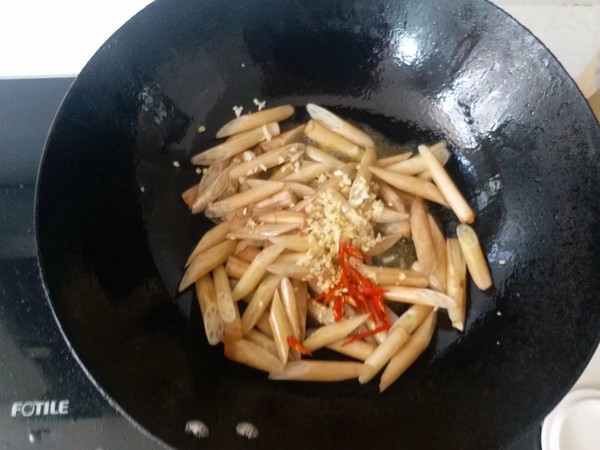 酸脆藕心菜的做法-酸辣味炒菜譜