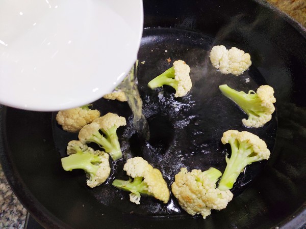有機(jī)花菜雞蛋湯的做法-咸鮮味煮菜譜
