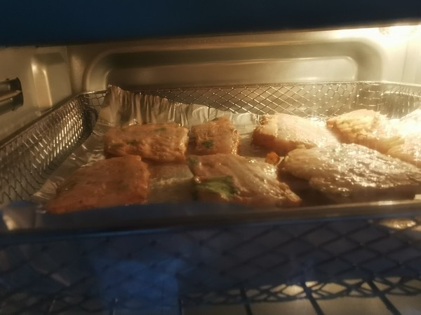 炸三文魚排的做法-咸鮮味炸菜譜-易網(wǎng)健康養(yǎng)生網(wǎng) 炸三文魚排的做法-咸鮮味炸菜譜