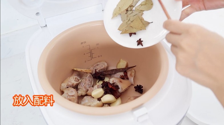 醬香豬蹄的做法-醬香味煮菜譜