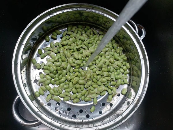 毛豆木耳炒肉片的做法-咸鮮味炒菜譜-易網<a href=http://m.aoa7937.com/ target=_blank class=infotextkey>健康養生</a>網 毛豆木耳炒肉片的做法-咸鮮味炒菜譜