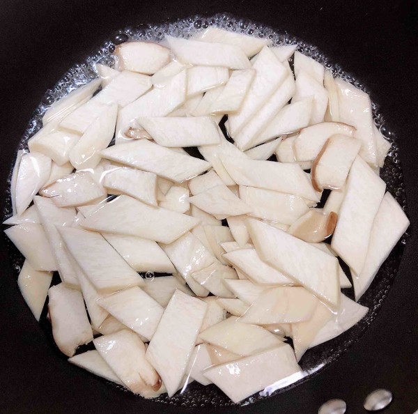 五花肉杏鮑菇(10分鐘快手菜)的做法-咸鮮味炒菜譜-易網(wǎng)健康養(yǎng)生網(wǎng) 五花肉杏鮑菇(10分鐘快手菜)的做法-咸鮮味炒菜譜