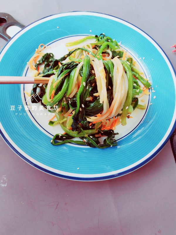 無油酸爽菠菜粉絲的做法-酸辣味拌菜譜-易網(wǎng)健康養(yǎng)生網(wǎng) 無油酸爽菠菜粉絲的做法-酸辣味拌菜譜