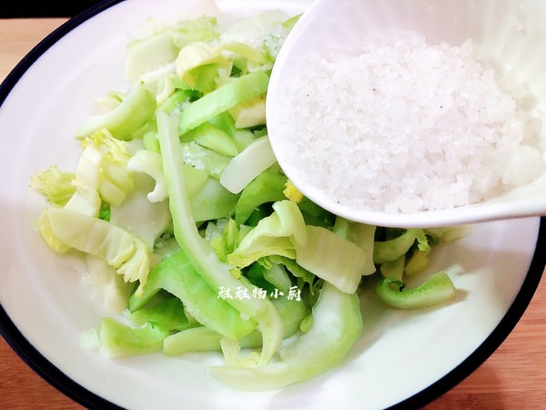 自制潮汕貢菜——潮汕人獨(dú)有的家常小菜的做法-家常味腌菜譜-易網(wǎng)健康養(yǎng)生網(wǎng) 自制潮汕貢菜——潮汕人獨(dú)有的家常小菜的做法-家常味腌菜譜