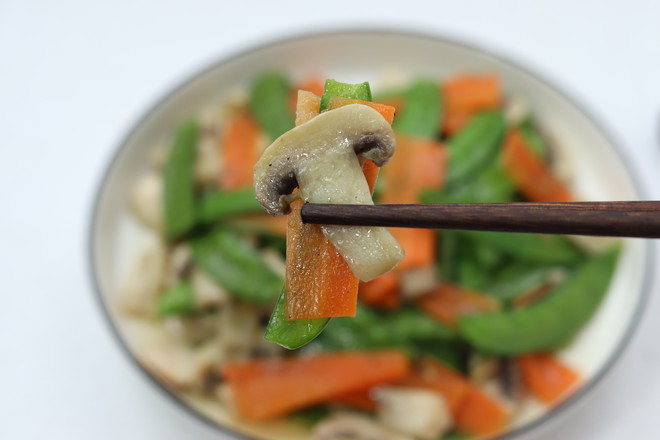 荷蘭豆炒口菇的做法-家常味炒菜譜