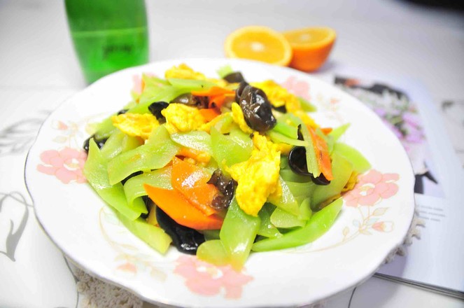 萵筍炒雞蛋的做法-家常味炒菜譜-易網(wǎng)健康養(yǎng)生網(wǎng) 萵筍炒雞蛋的做法-家常味炒菜譜