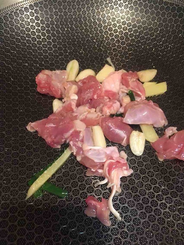 海鮮蝦炒雞的做法-咸鮮味炒菜譜-易網(wǎng)健康養(yǎng)生網(wǎng) 海鮮蝦炒雞的做法-咸鮮味炒菜譜