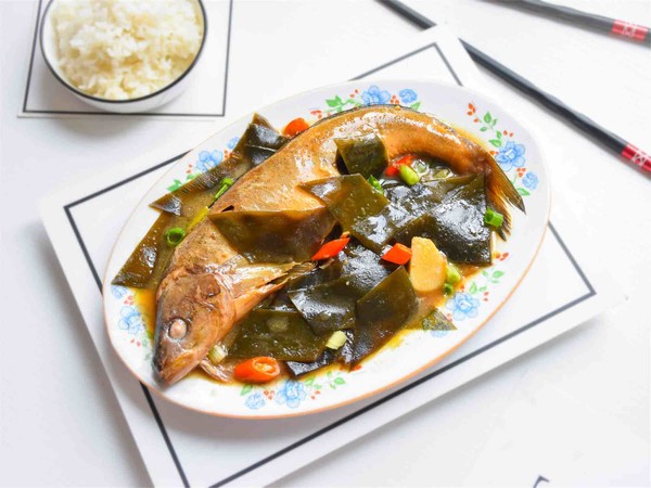 海帶燉魚的做法-咸鮮味燉菜譜-易網健康養生網 海帶燉魚的做法-咸鮮味燉菜譜