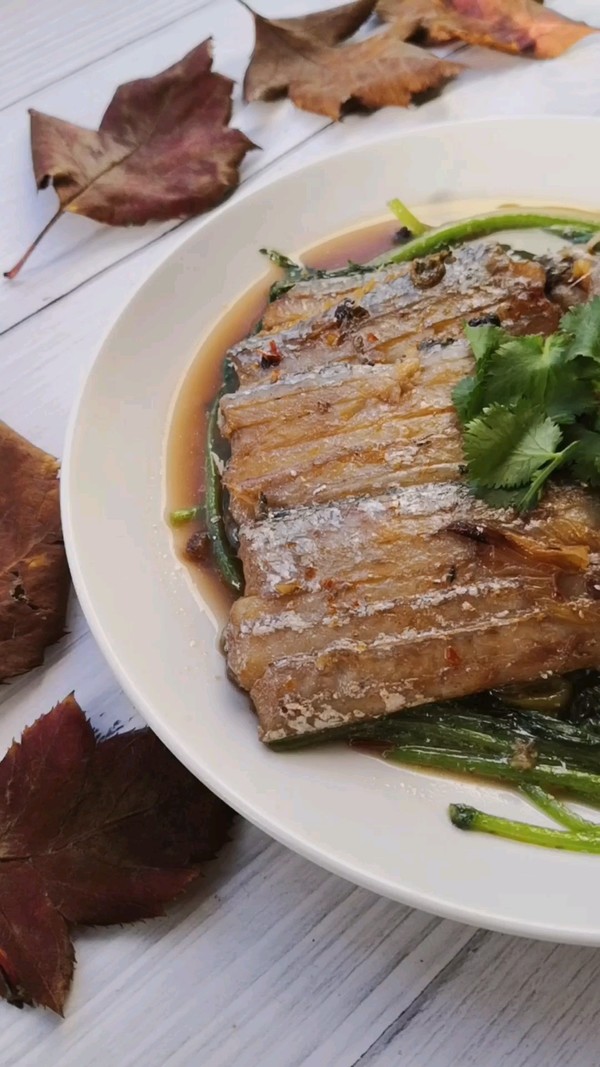 茼蒿燉帶魚的做法-咸鮮味燉菜譜-易網健康養生網 茼蒿燉帶魚的做法-咸鮮味燉菜譜