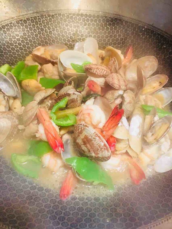 海鮮蝦炒雞的做法-咸鮮味炒菜譜-易網(wǎng)健康養(yǎng)生網(wǎng) 海鮮蝦炒雞的做法-咸鮮味炒菜譜