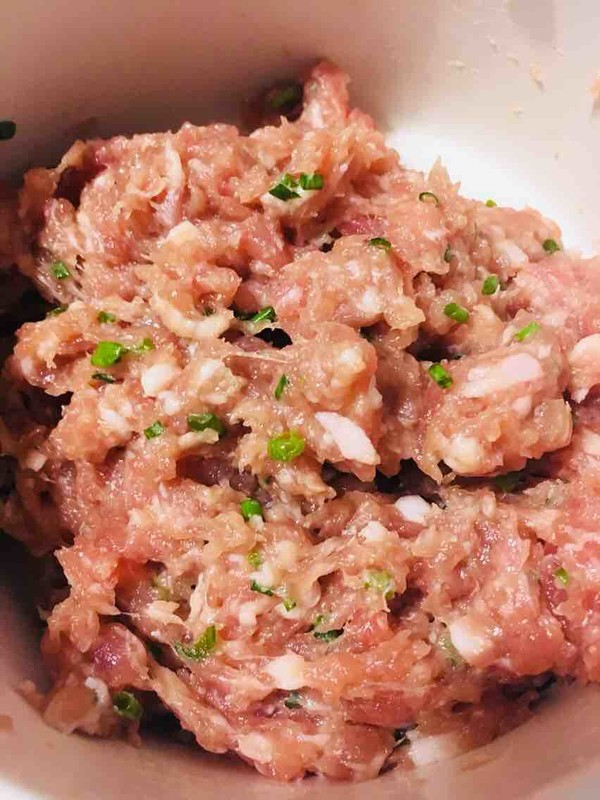 紅燒油面筋塞肉的做法-家常味燒菜譜-易網<a href=http://m.aoa7937.com/ target=_blank class=infotextkey>健康養生</a>網 紅燒油面筋塞肉的做法-家常味燒菜譜