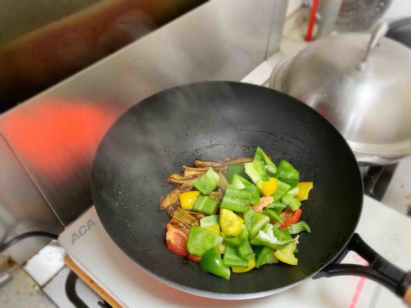 超簡單的辣炒雞脆骨的做法-香辣味炒菜譜