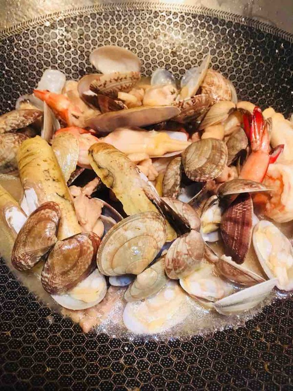 海鮮蝦炒雞的做法-咸鮮味炒菜譜-易網(wǎng)健康養(yǎng)生網(wǎng) 海鮮蝦炒雞的做法-咸鮮味炒菜譜
