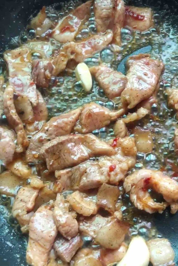 小炒肉的做法-家常味炒菜譜