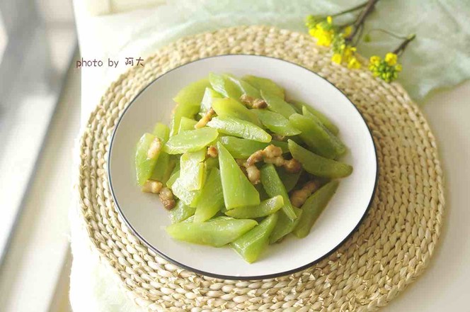 五花肉炒萵苣的做法-咸鮮味炒菜譜-易網(wǎng)健康養(yǎng)生網(wǎng) 五花肉炒萵苣的做法-咸鮮味炒菜譜