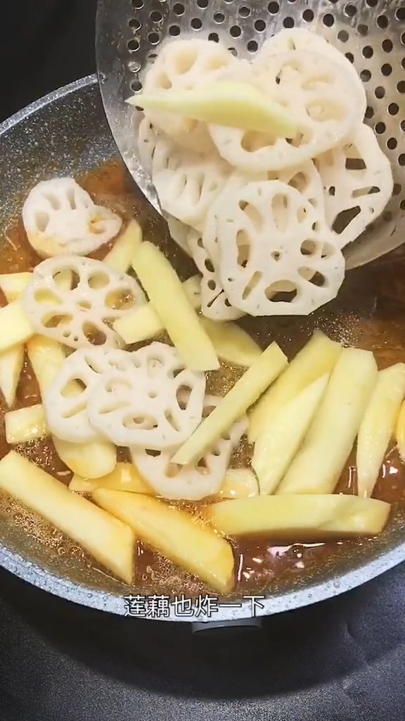 干鍋蝦的做法-香辣味炒菜譜