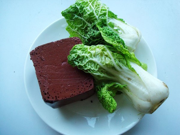 黃心菜燉血塊的做法-家常味燉菜譜-易網(wǎng)<a href=http://m.aoa7937.com/ target=_blank class=infotextkey>健康養(yǎng)生</a>網(wǎng) 黃心菜燉血塊的做法-家常味燉菜譜