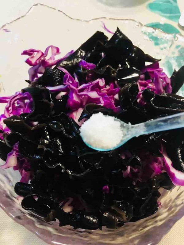木耳拌紫甘藍的做法-酸甜味拌菜譜