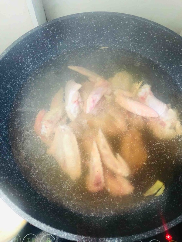 可樂(lè)雞翅的做法-醬香味燒菜譜-易網(wǎng)健康養(yǎng)生網(wǎng) 可樂(lè)雞翅的做法-醬香味燒菜譜