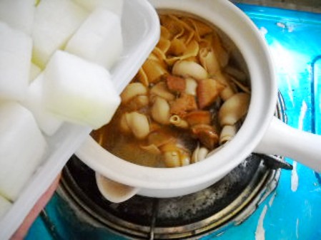 千張結筍干冬瓜煲的做法-家常味煲菜譜-易網健康養生網 千張結筍干冬瓜煲的做法-家常味煲菜譜