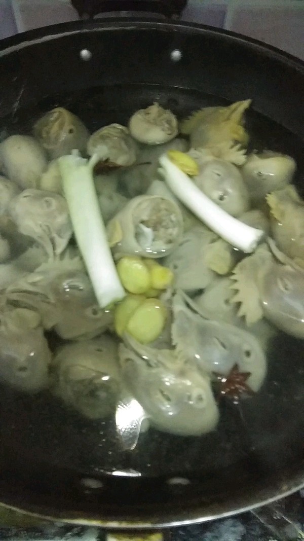 燉雞頭的做法-家常味燉菜譜