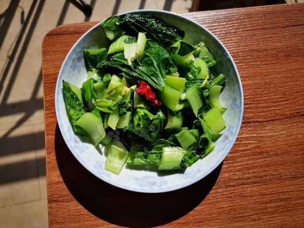 干椒炒苦菜的做法-家常味炒菜譜-易網(wǎng)健康養(yǎng)生網(wǎng) 干椒炒苦菜的做法-家常味炒菜譜