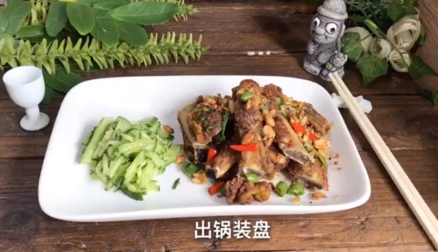 酥香排骨的做法-香辣味炸菜譜-易網健康養生網 酥香排骨的做法-香辣味炸菜譜