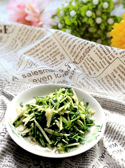 銀絲梗菜炒冬筍的做法-咸鮮味炒菜譜-易網健康養生網 銀絲梗菜炒冬筍的做法-咸鮮味炒菜譜