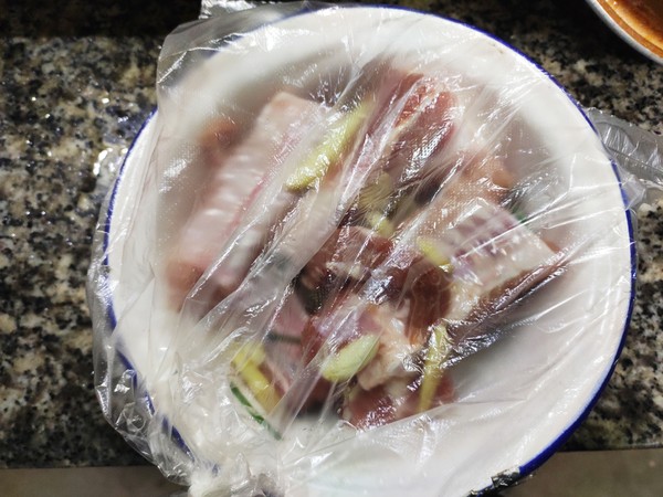 脆皮炸排骨的做法-家常味炸菜譜-易網健康養生網 脆皮炸排骨的做法-家常味炸菜譜