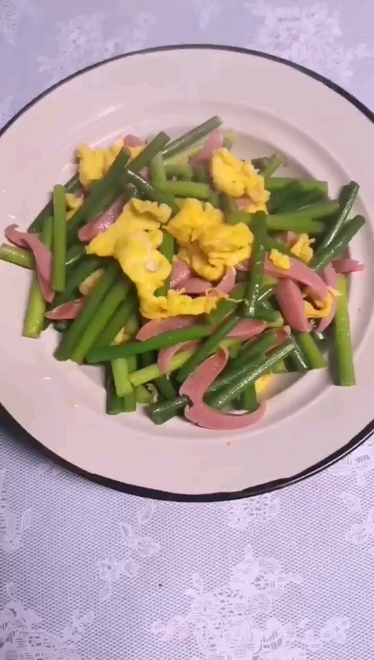 雞蛋炒苔蒜的做法-家常味炒菜譜
