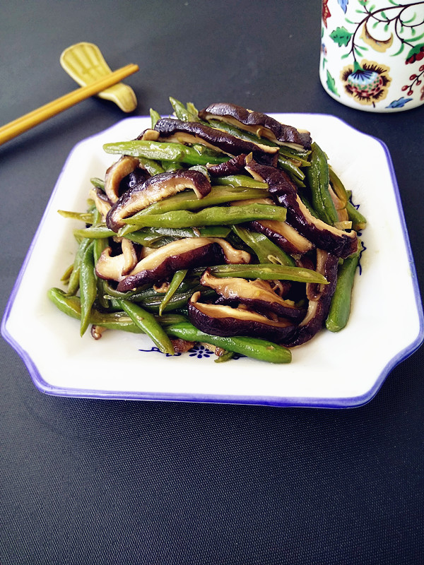 香菇豆角絲的做法-家常味炒菜譜-易網(wǎng)健康養(yǎng)生網(wǎng) 香菇豆角絲的做法-家常味炒菜譜