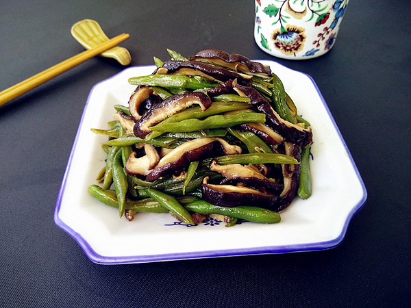 香菇豆角絲的做法-家常味炒菜譜-易網(wǎng)健康養(yǎng)生網(wǎng) 香菇豆角絲的做法-家常味炒菜譜